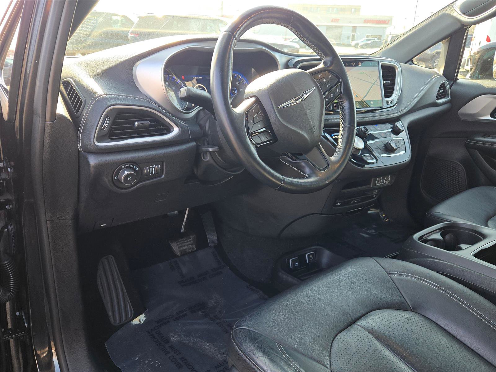 Certified 2021 Chrysler Pacifica Touring-L w/ Uconnect Theater Family Group image 7