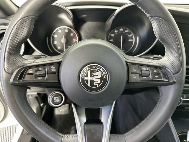 Used 2023 Alfa Romeo Giulia Ti image 22