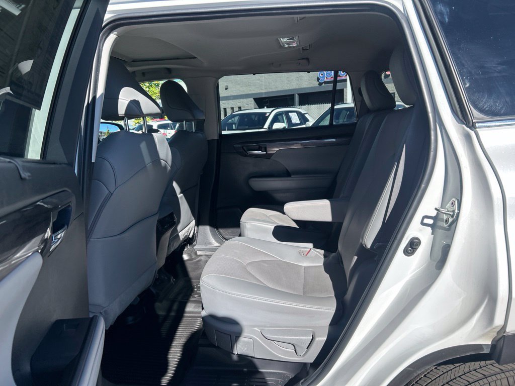 Used 2023 Toyota Highlander Limited AWD/4WD image 22
