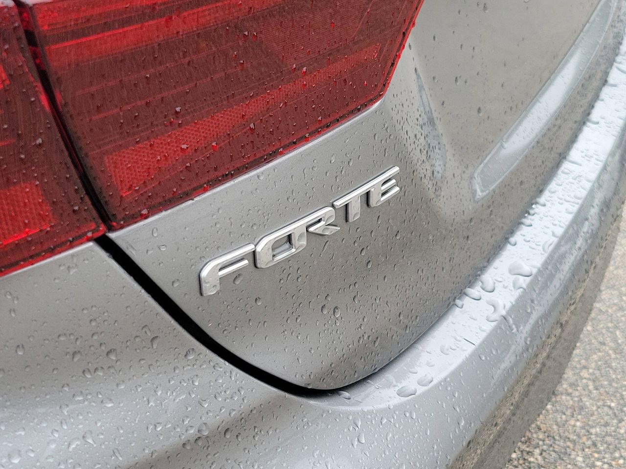 Used 2024 Kia Forte LXS image 6