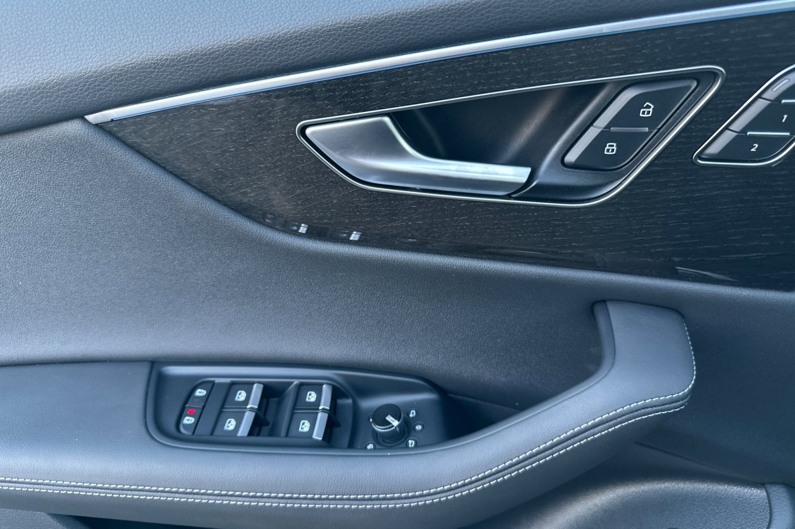 Used 2024 Audi Q8 Premium Plus w/ Premium Plus Package image 10