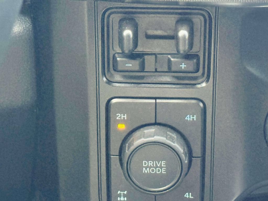 Used 2025 Ford F250 Platinum AWD/4WD image 17