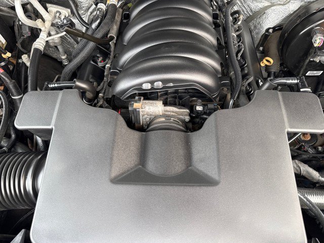 Used 2017 Chevrolet Suburban LT AWD/4WD image 32