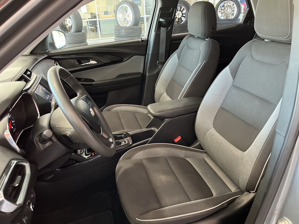 Used 2023 Chevrolet TrailBlazer LT FWD image 12
