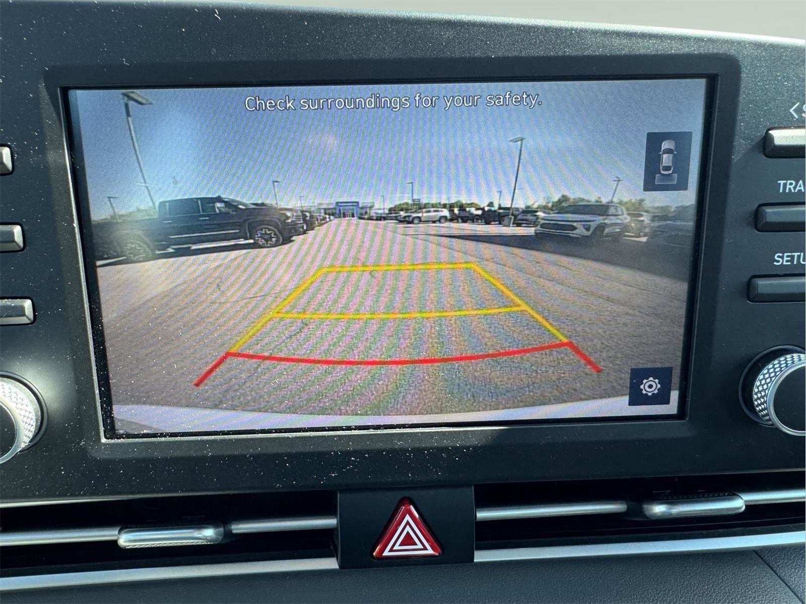 Used 2022 Hyundai Elantra SE FWD image 22