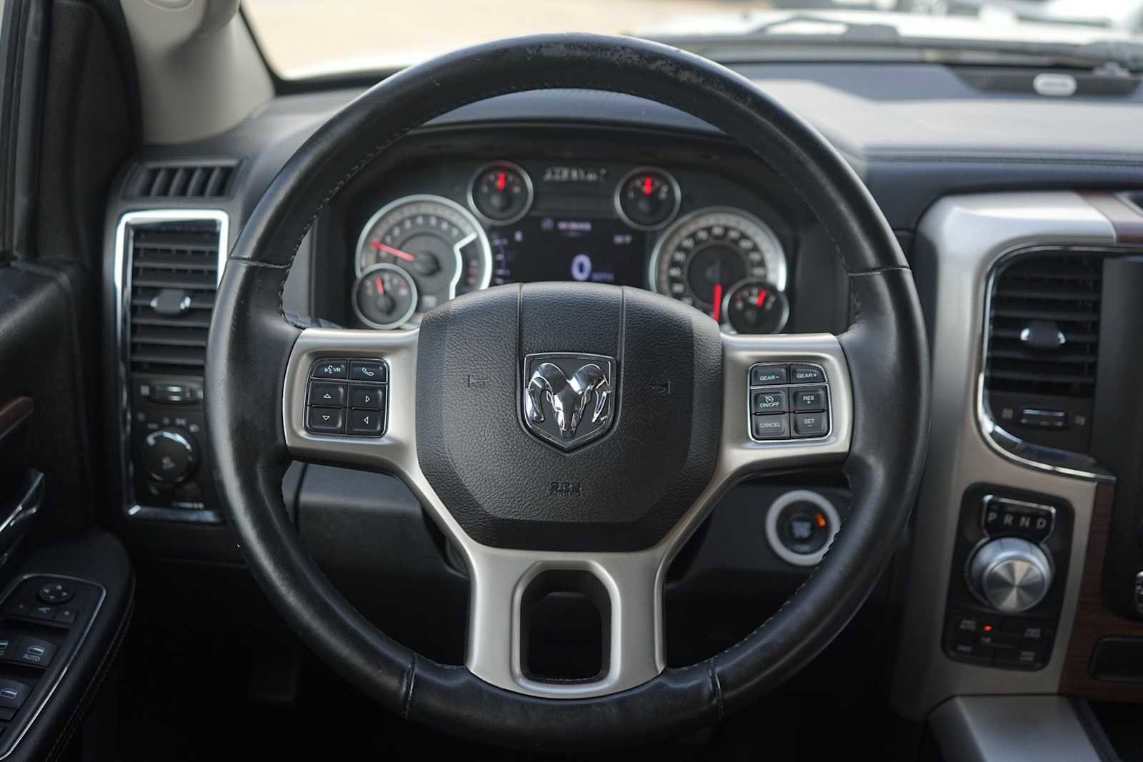 Used 2016 RAM 1500 Laramie w/ Convenience Group AWD/4WD image 16