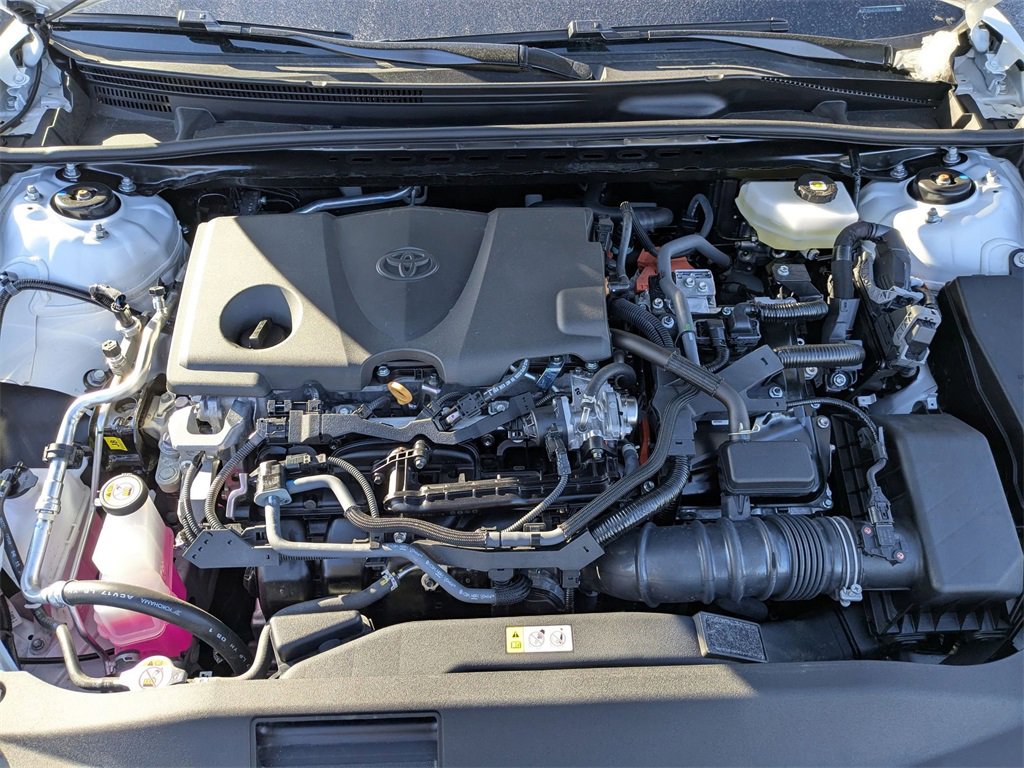 Used 2025 Toyota Camry SE image 38