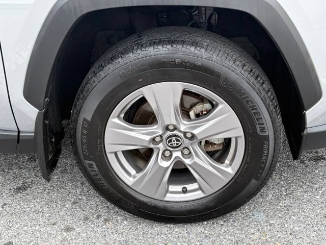 Used 2025 Toyota RAV4 XLE AWD/4WD image 11