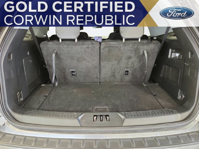 Used 2022 Ford Explorer XLT w/ Equipment Group 202A AWD/4WD image 26