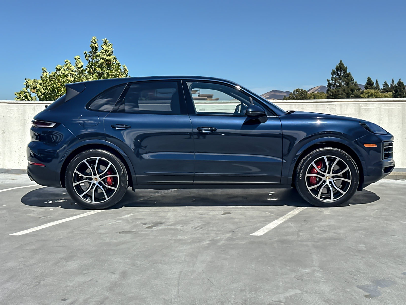 Used 2025 Porsche Cayenne S AWD/4WD image 10