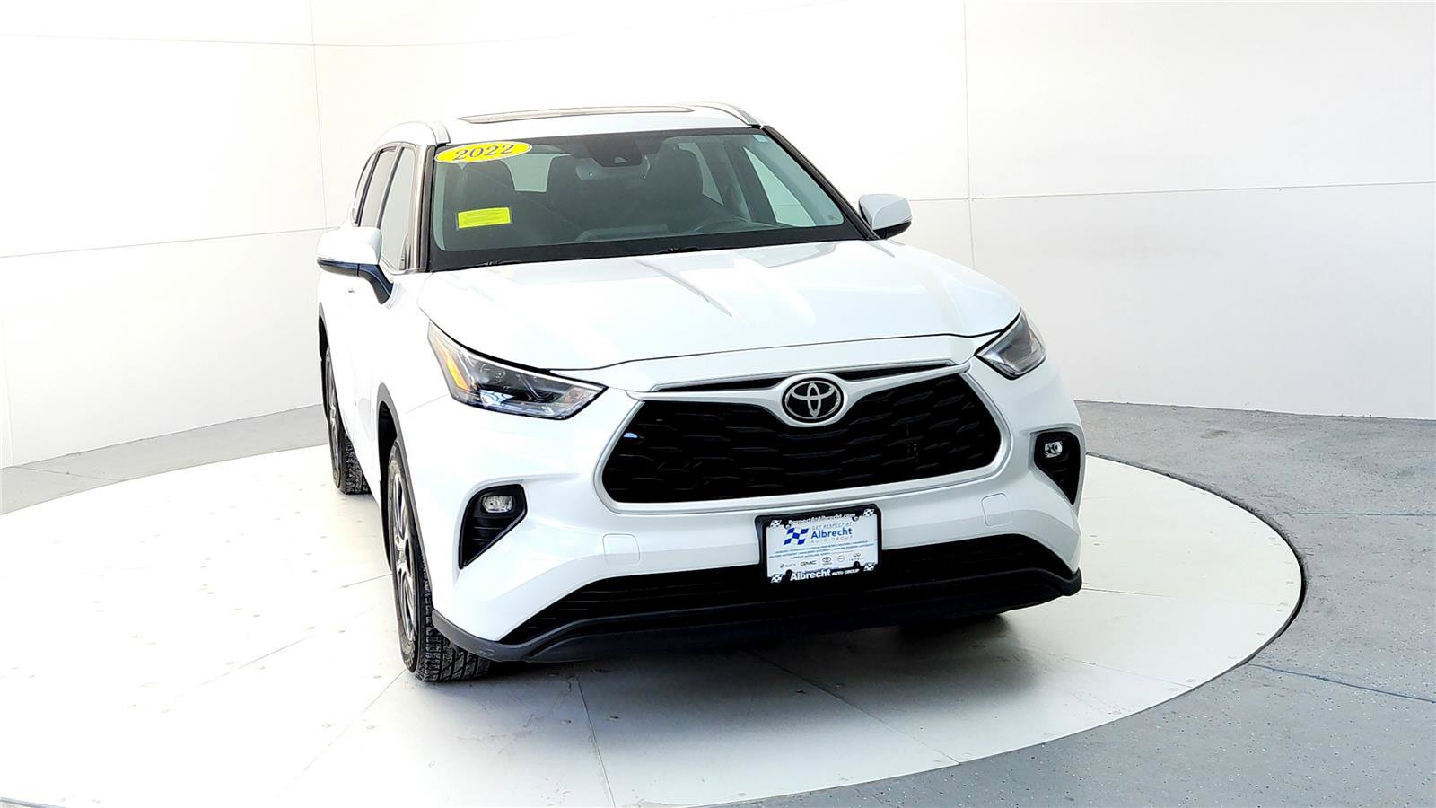 Certified 2022 Toyota Highlander XLE image 8