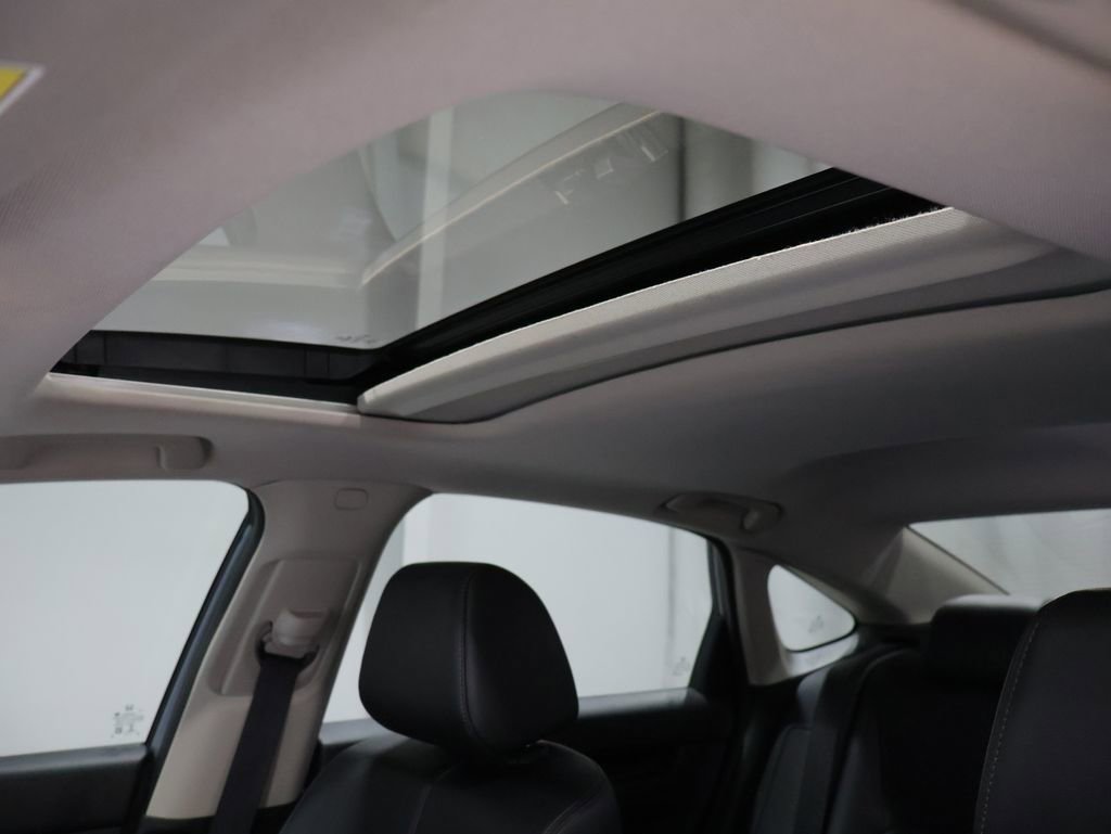 Used 2022 Honda Civic Touring image 9