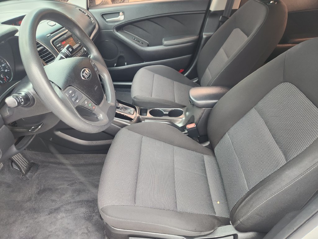 Used 2017 Kia Forte LX FWD image 11