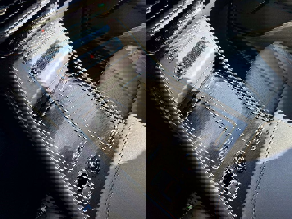 New 2025 Lincoln Aviator AWD w/ Jet Appearance Package image 25