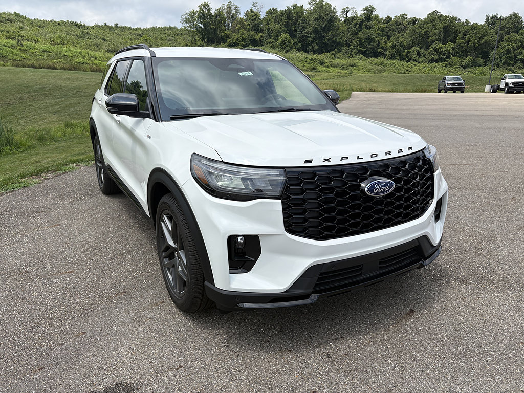 New 2026 Ford Explorer ST-Line w/ ST-Line Street Pack AWD/4WD image 7