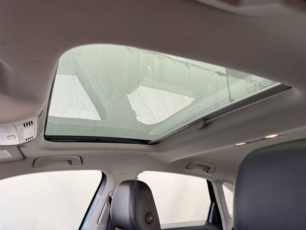 Used 2019 Volkswagen Jetta SE image 4