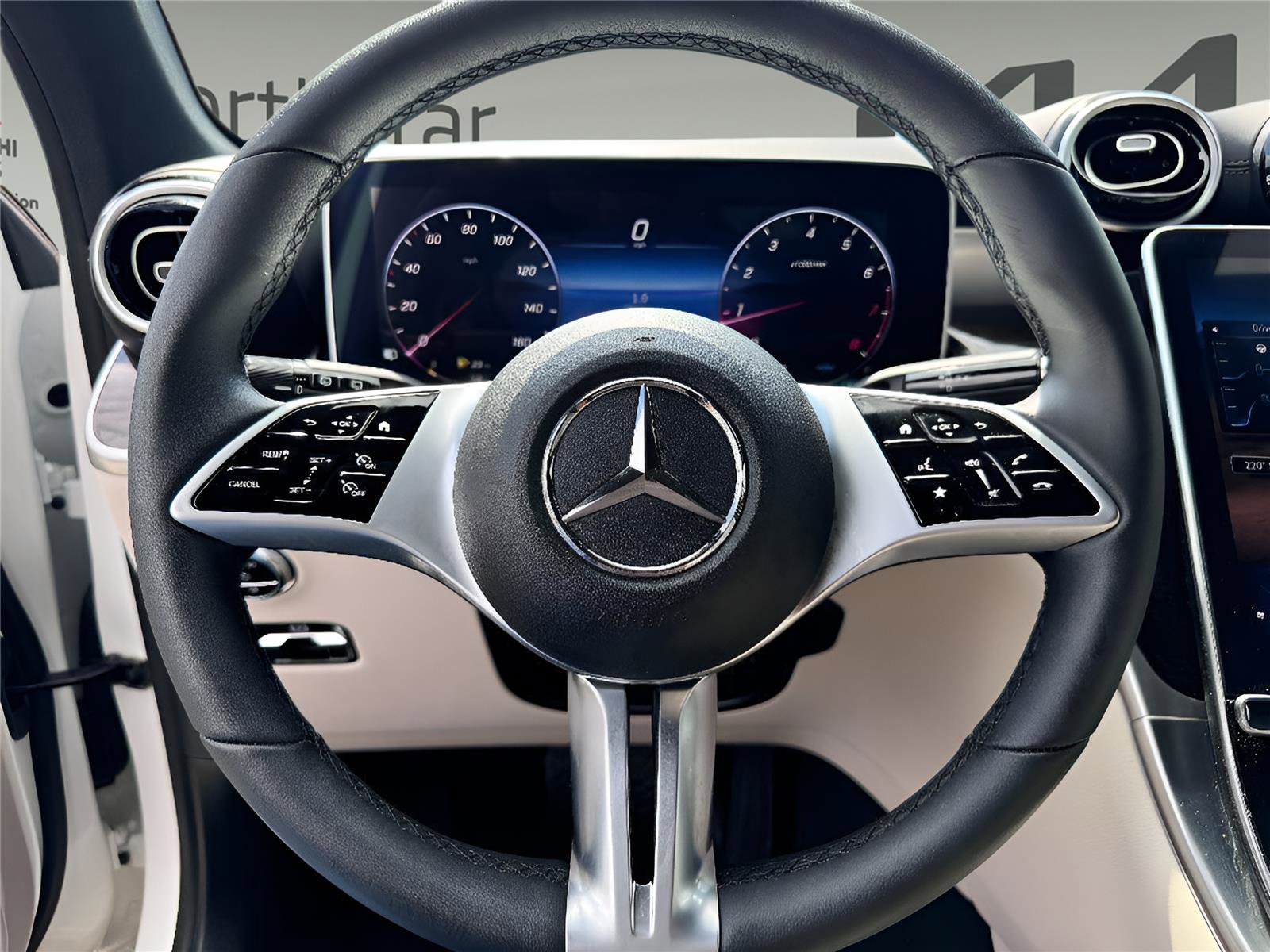 Used 2023 Mercedes-Benz GLC 300 4MATIC image 13