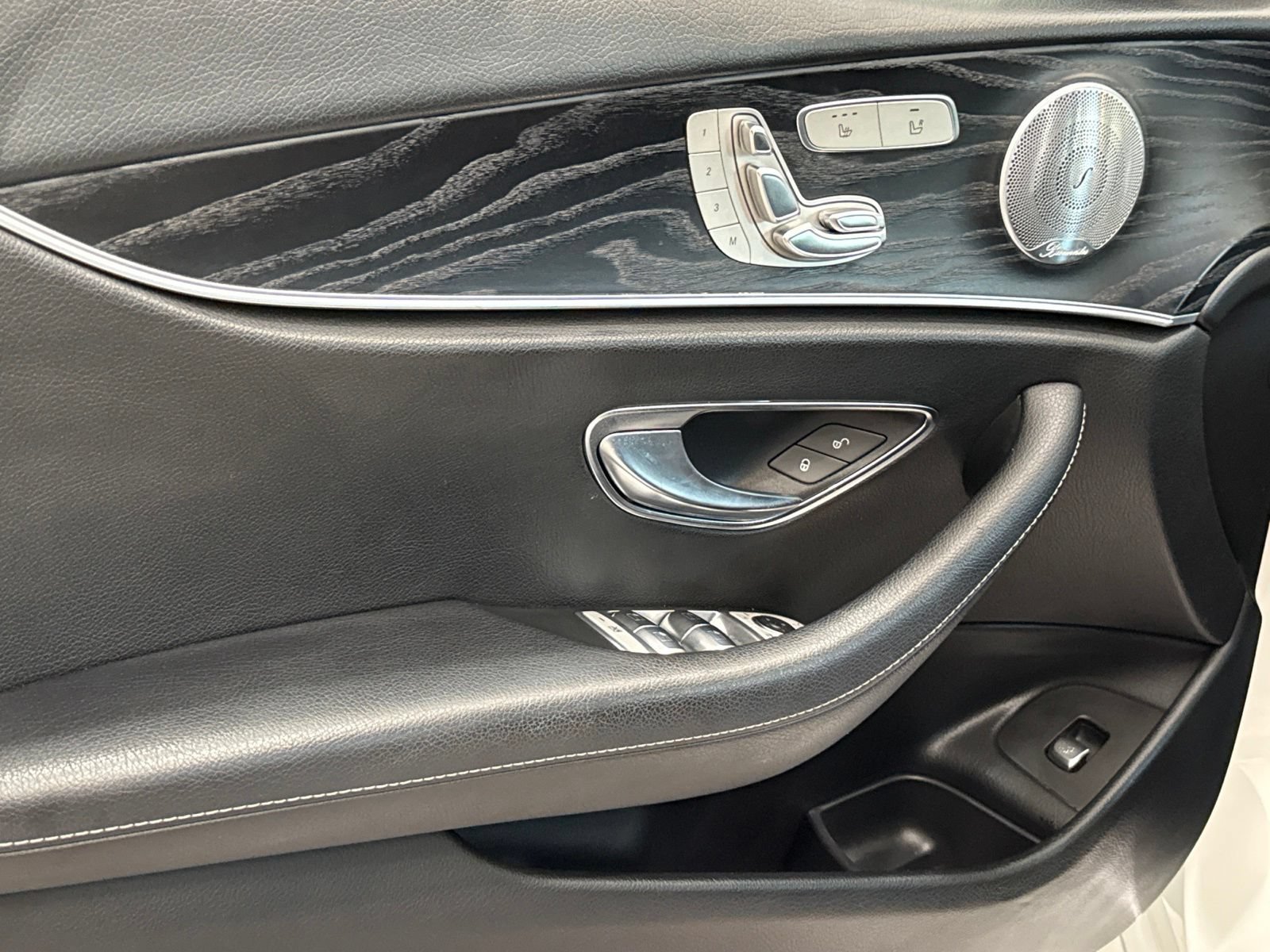 Used 2018 Mercedes-Benz E 300 image 15