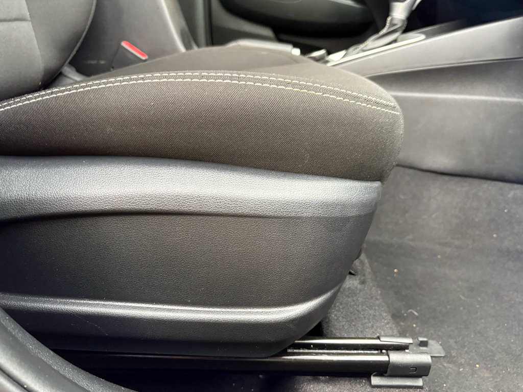 Used 2025 Hyundai Venue SEL FWD image 27