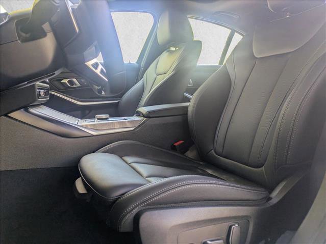 Used 2025 BMW 330i Sedan w/ M Sport Package RWD image 4