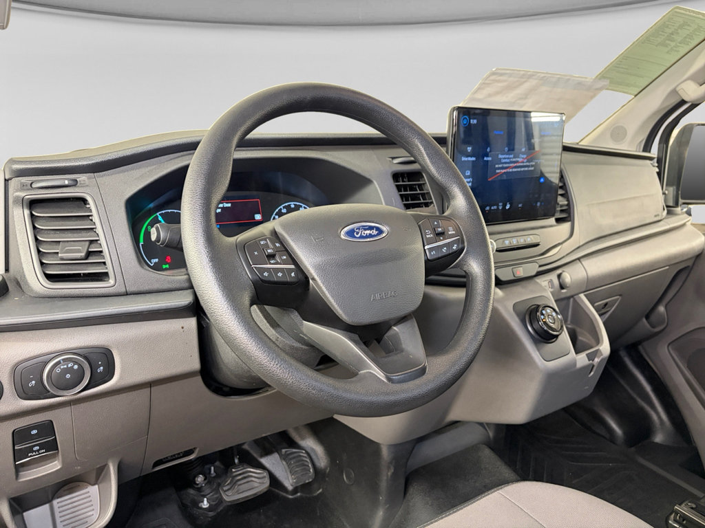 Used 2024 Ford E-Transit Low Roof RWD image 21