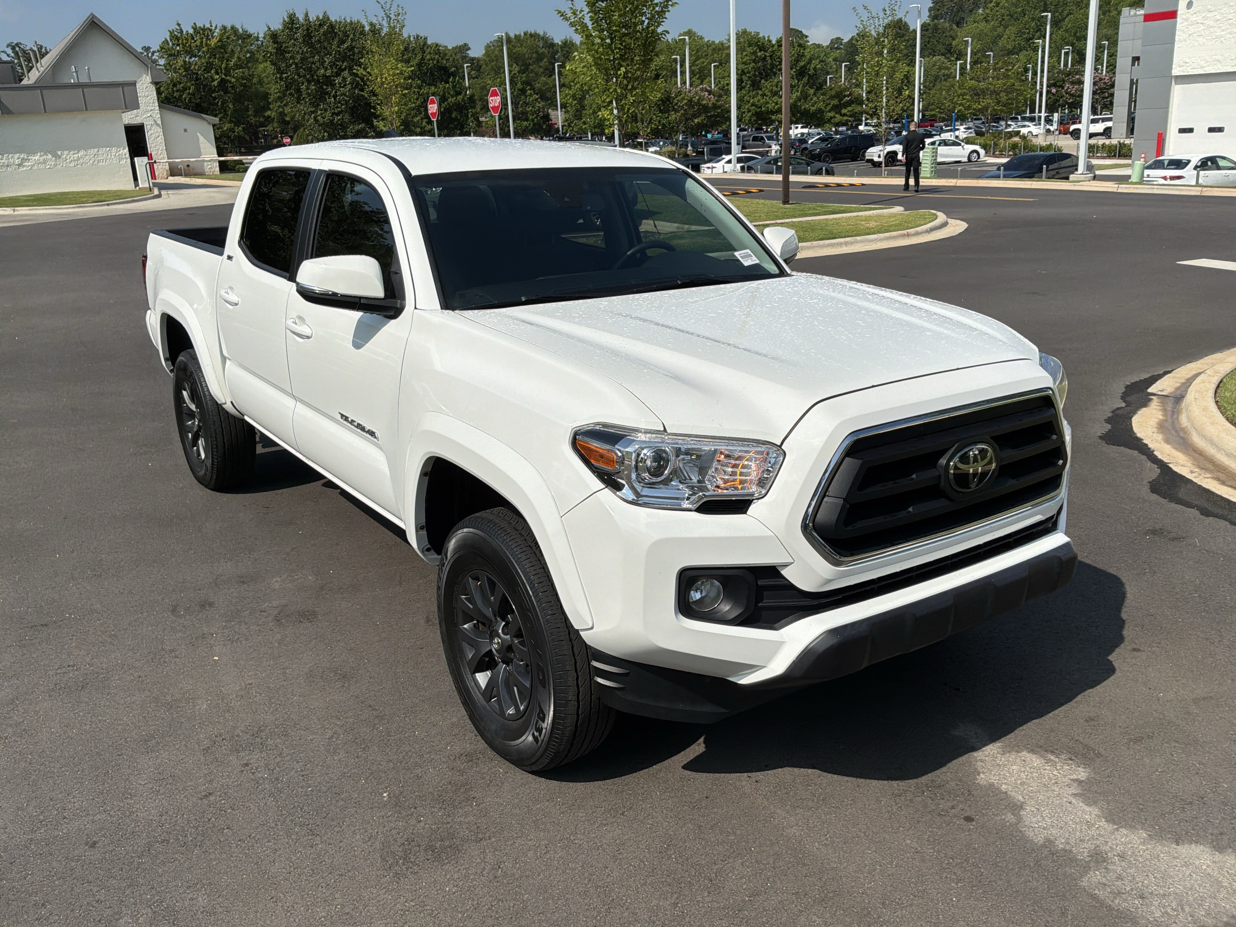 Used 2023 Toyota Tacoma SR5 w/ Technology Package RWD image 2