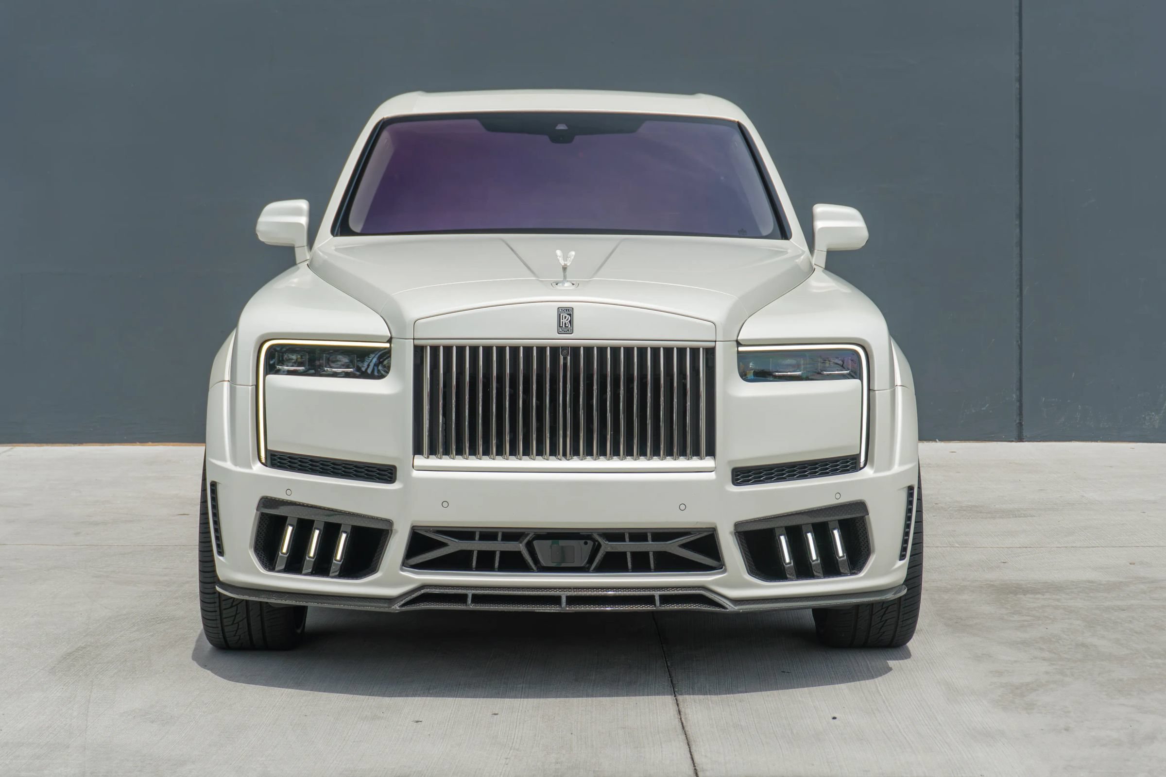 Used 2025 Rolls-Royce Cullinan AWD/4WD image 4