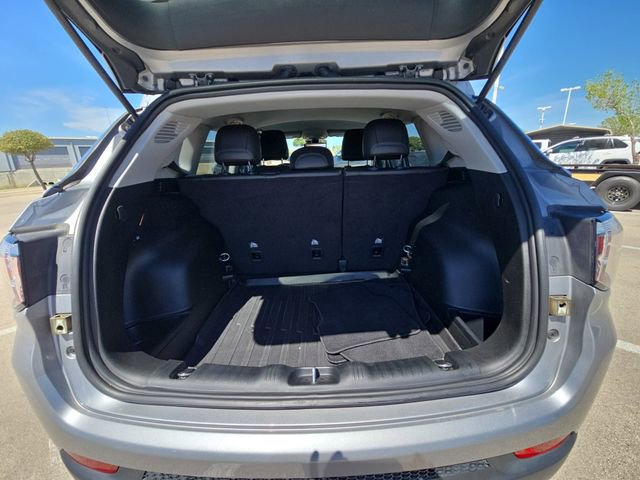 Used 2022 Jeep Compass Latitude image 12