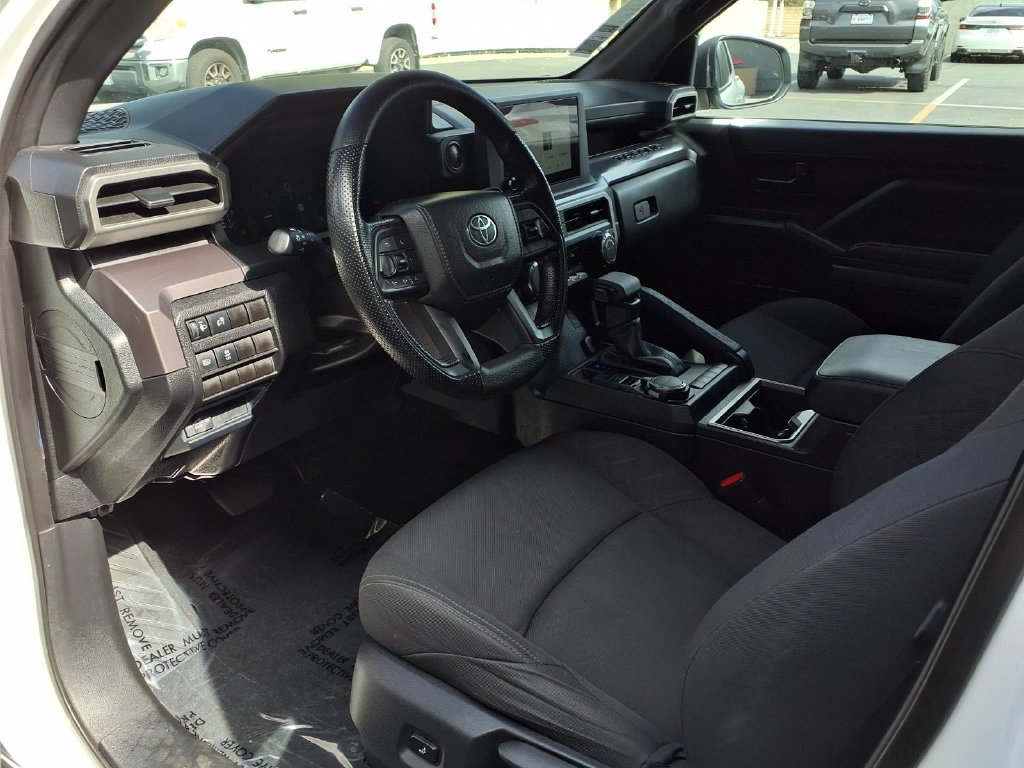 Used 2025 Toyota Tacoma SR5 AWD/4WD image 18
