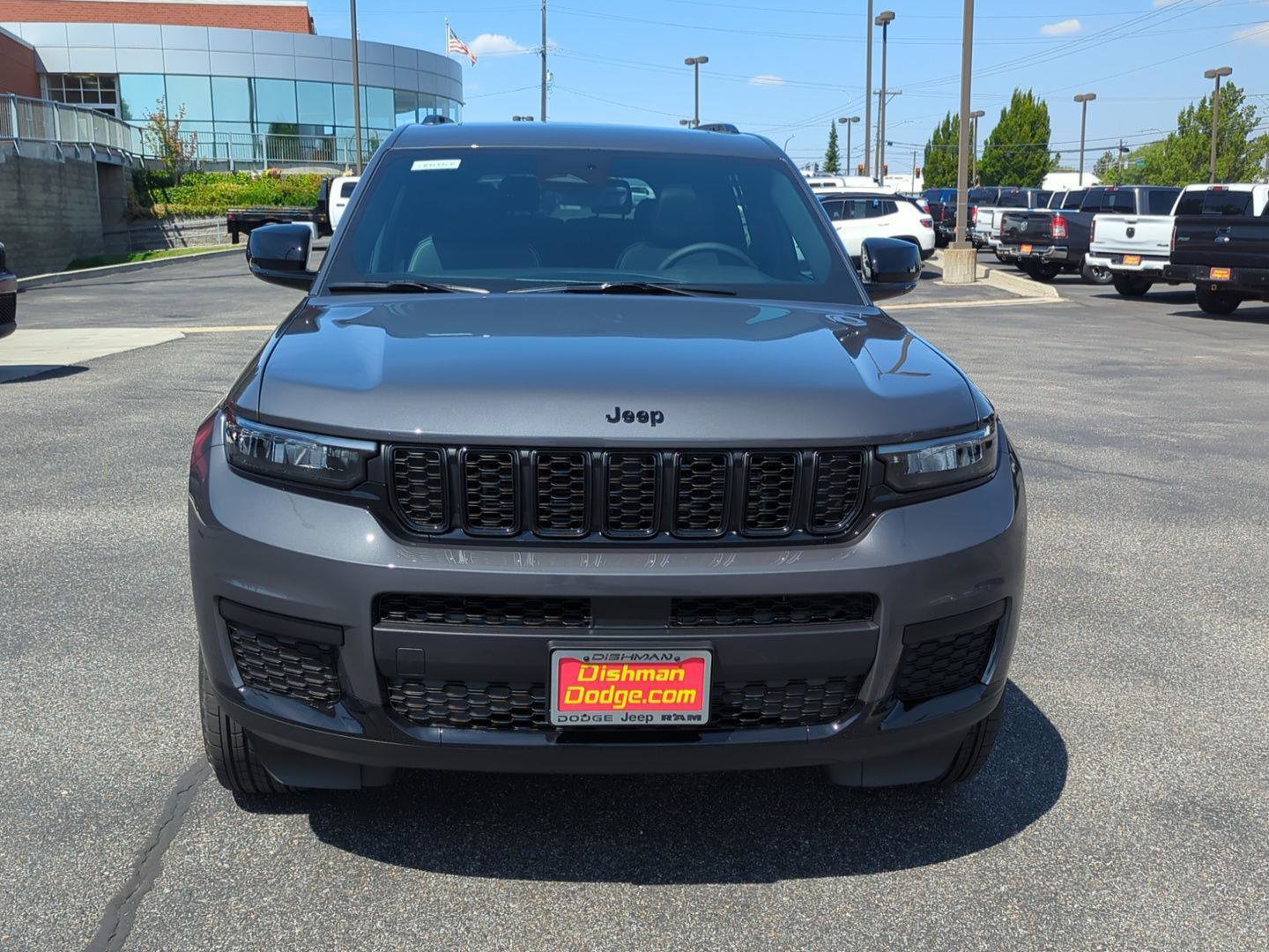 New 2025 Jeep Grand Cherokee L Altitude image 2