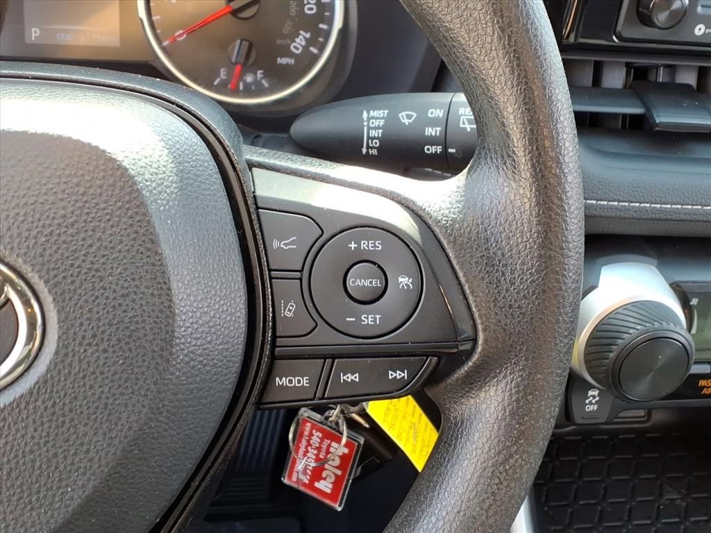 Used 2021 Toyota RAV4 LE FWD image 26