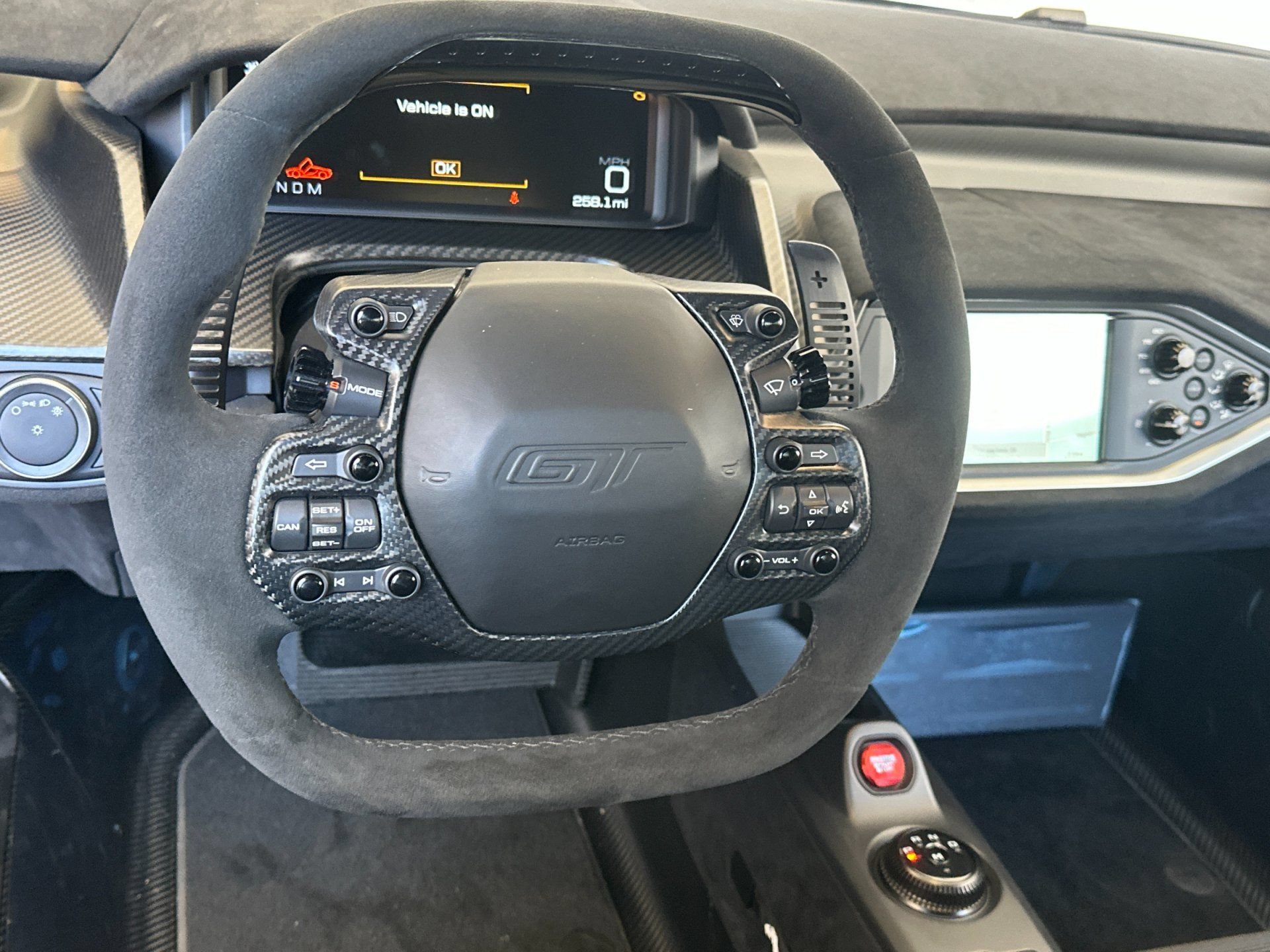 Used 2022 Ford GT RWD image 13