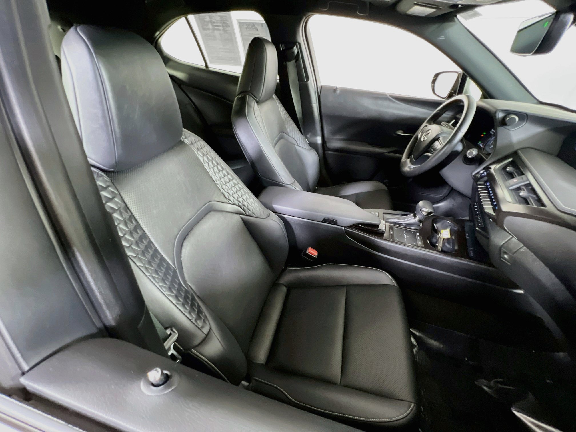 Used 2022 Lexus UX 250h w/ Premium Package AWD/4WD image 27