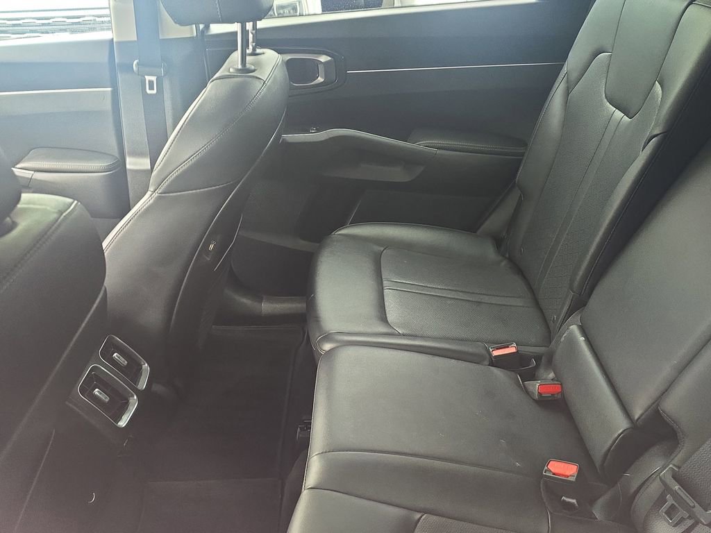 Used 2022 Kia Sorento S FWD image 15