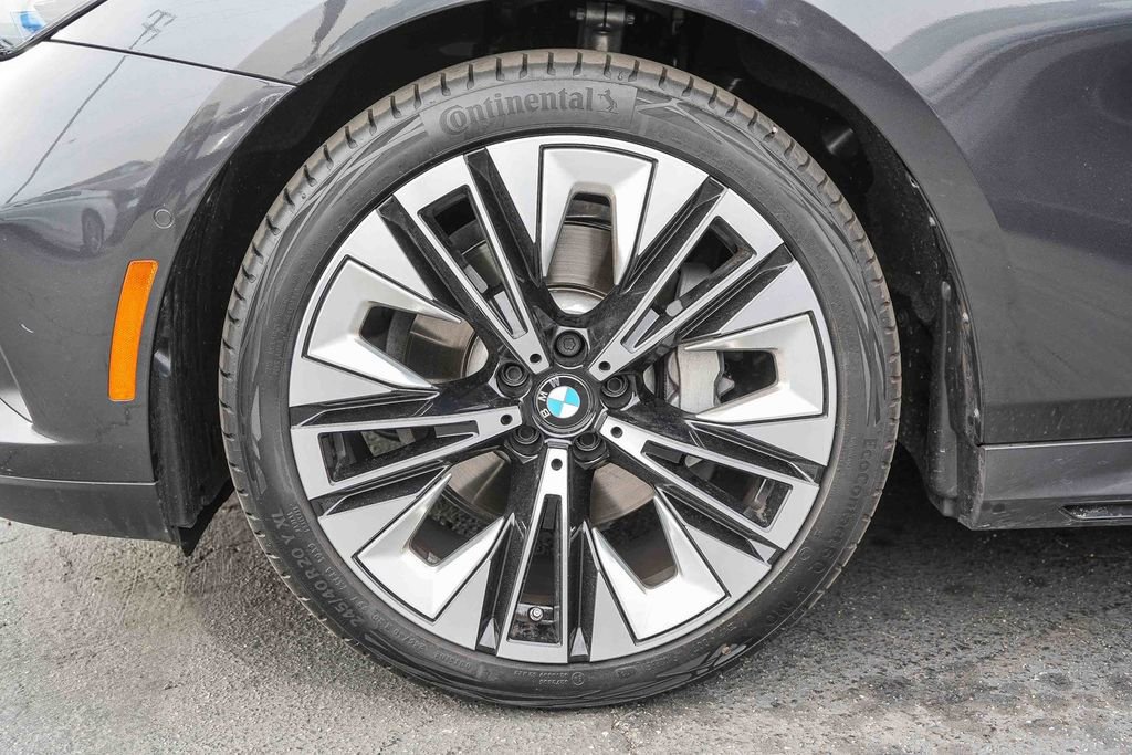 Used 2025 BMW 530i 530i w/ Premium Package image 10