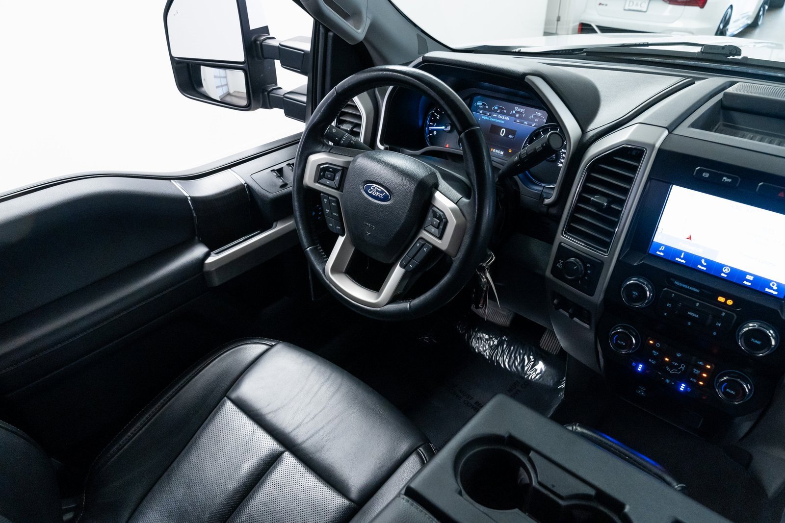 Used 2021 Ford F350 Lariat image 9