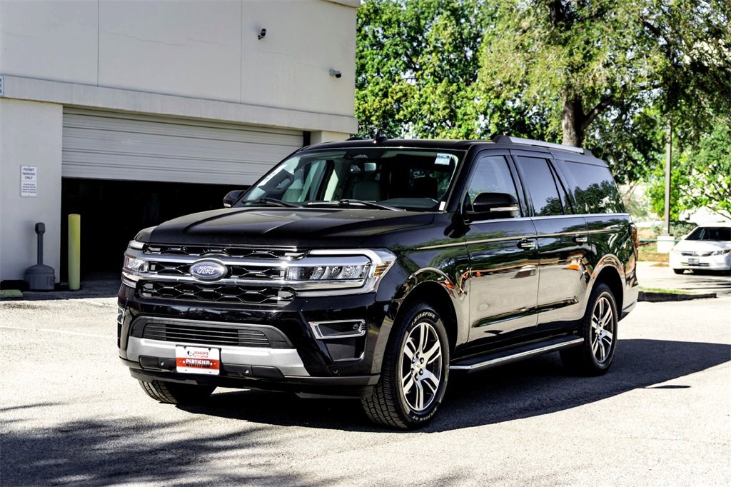 Used 2023 Ford Expedition Max Limited image 9