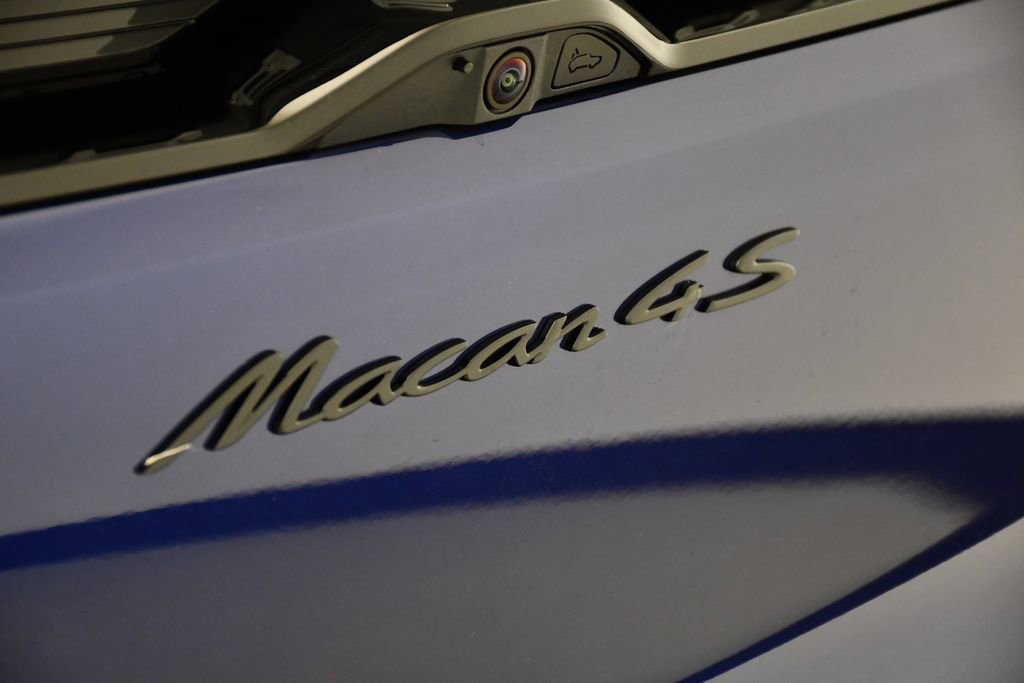 Used 2025 Porsche Macan 4S Electric image 11