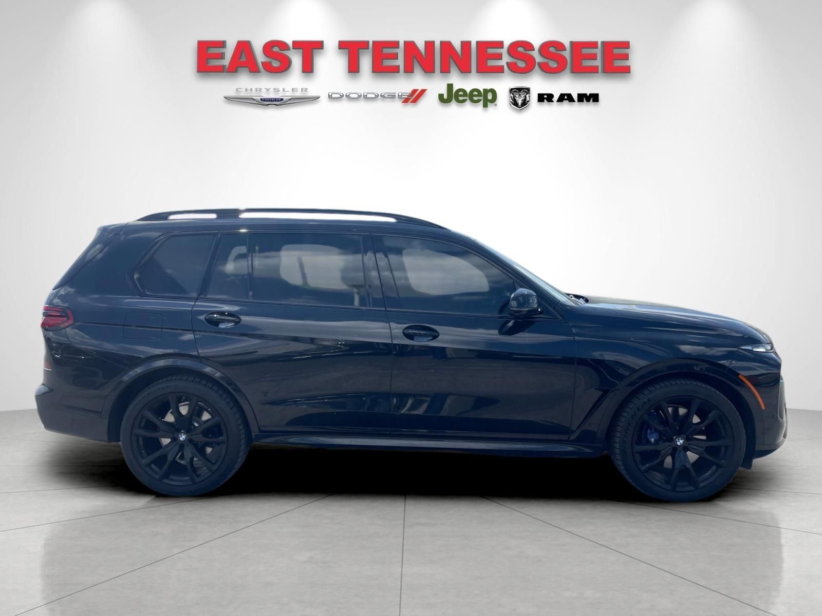 Used 2024 BMW X7 xDrive40i w/ Executive Package image 2