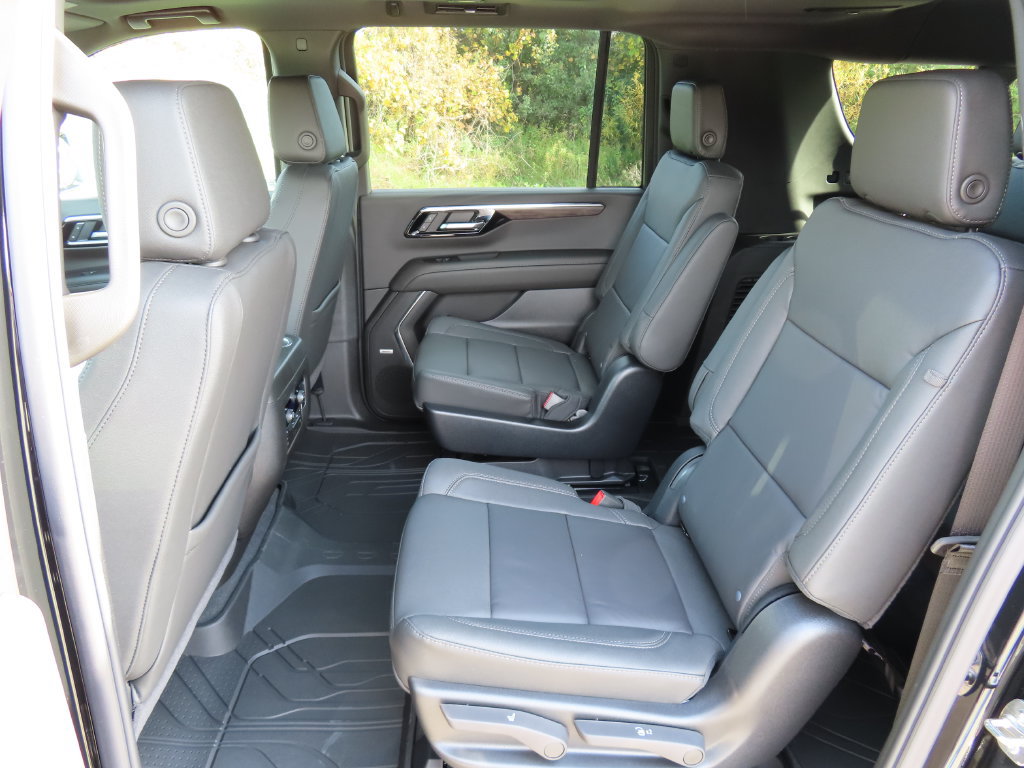 New 2027 Chevrolet Suburban Z71 w/ Z71 Off-Road Package AWD/4WD image 27
