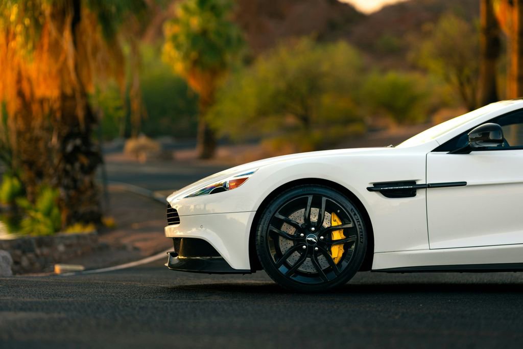 Used 2015 Aston Martin Vanquish Coupe image 5