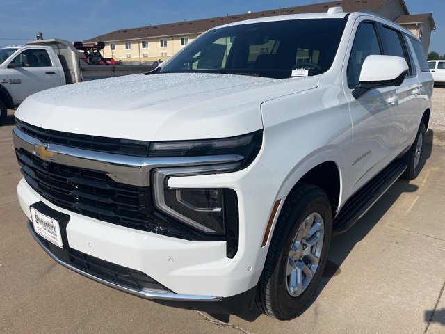 New 2025 Chevrolet Suburban LS image 13