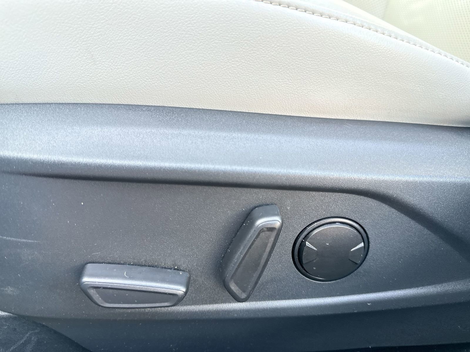 Used 2022 Ford Mustang Mach-E Premium image 12