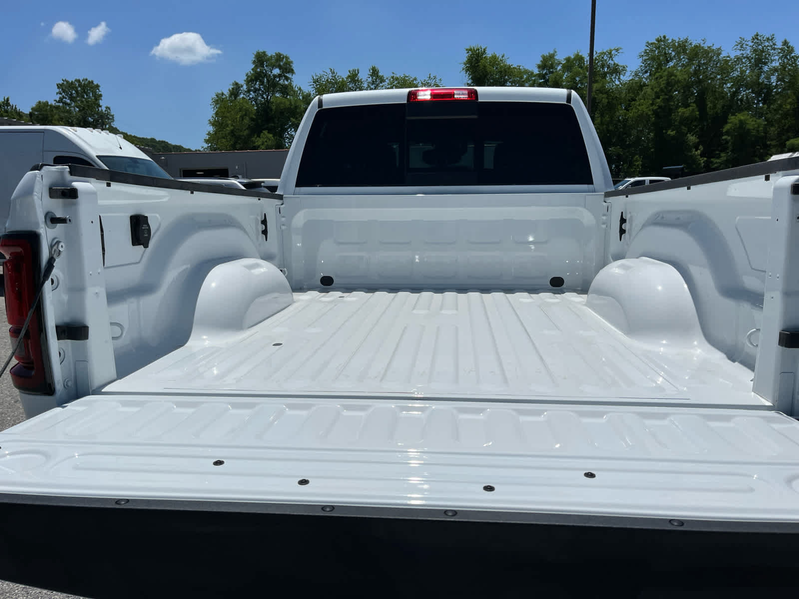 New 2026 RAM 3500 Tradesman AWD/4WD image 28