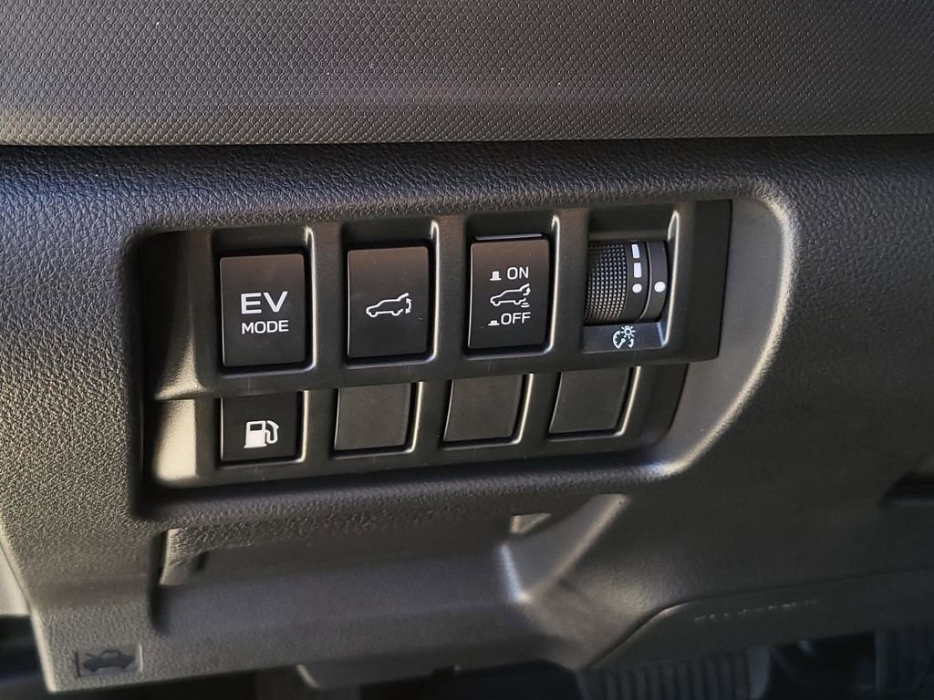 Certified 2025 Subaru Forester Limited image 23