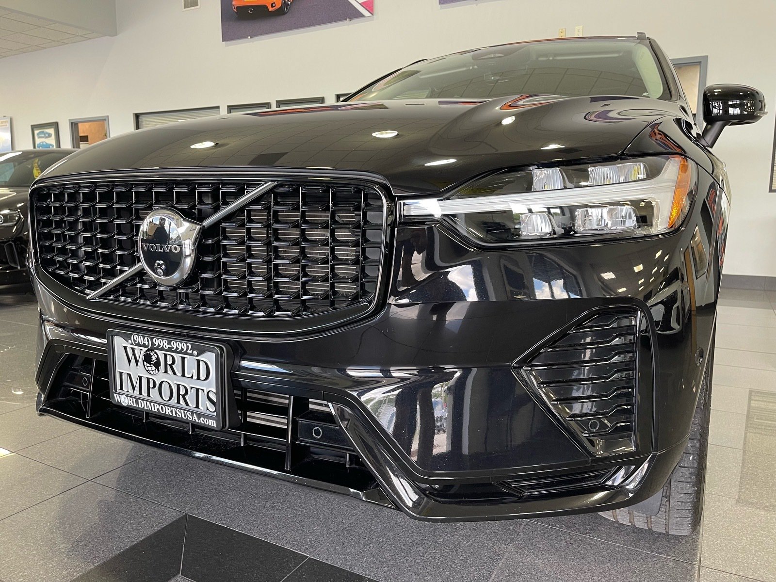 Used 2024 Volvo XC60 T8 Plus AWD/4WD image 11