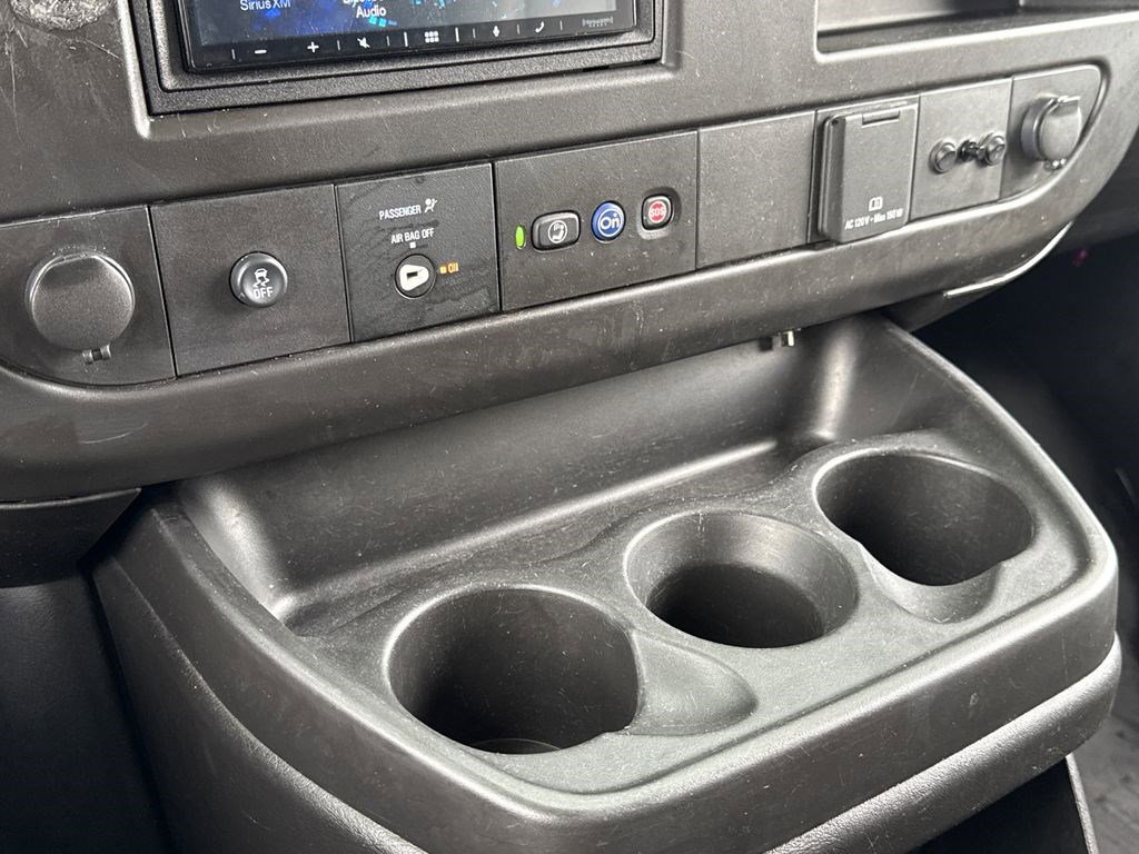 Used 2022 Chevrolet Express 2500 RWD image 27