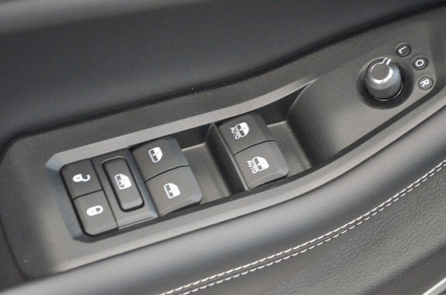 New 2025 Jeep Grand Cherokee Limited w/ Black Appearance Package image 13