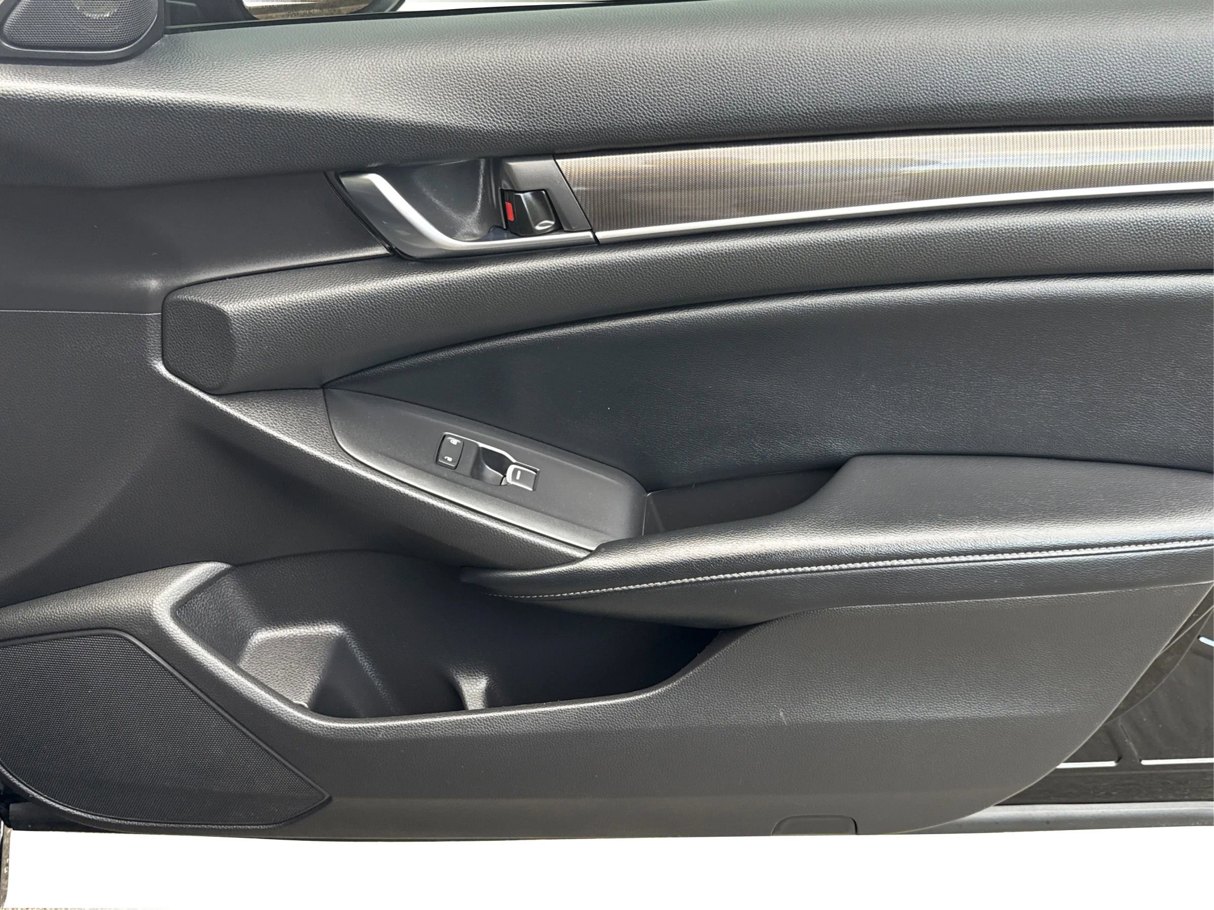 Used 2018 Honda Accord Sport image 22