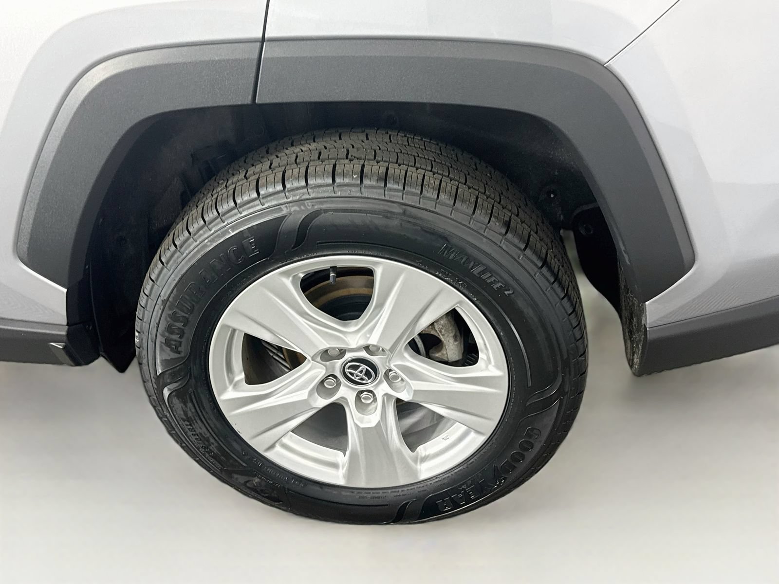 Used 2021 Toyota RAV4 XLE AWD/4WD image 18